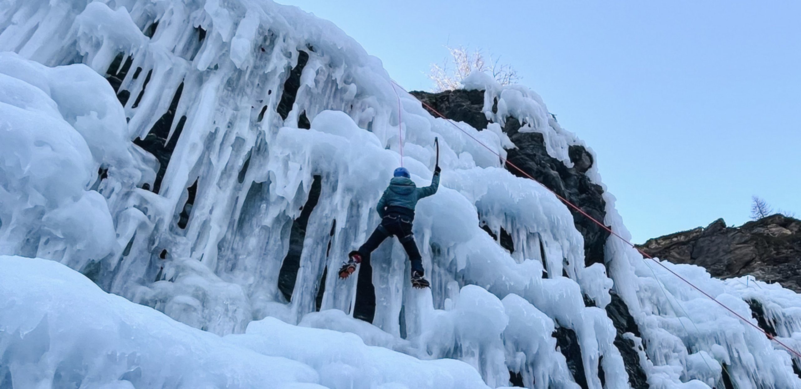 7 piolets pour la cascade de glace et l'alpinisme testés par la